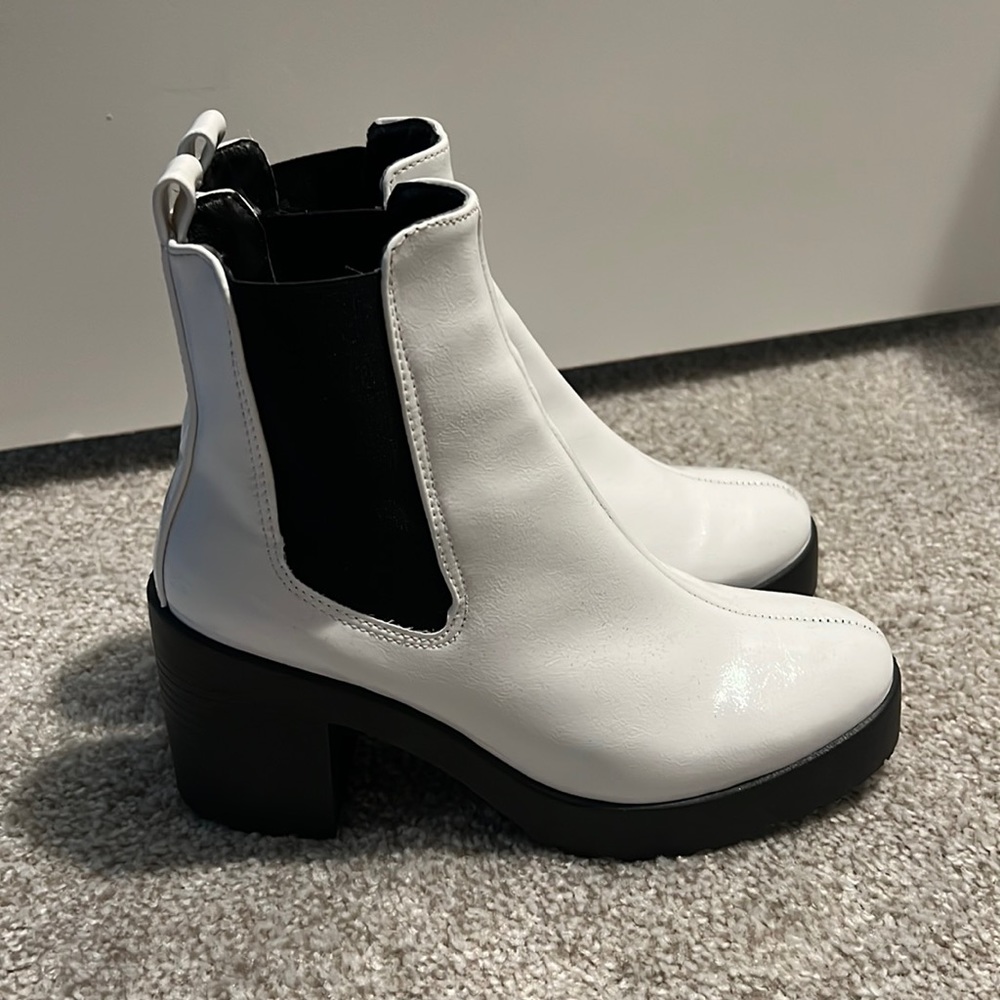 Top Shop White Chelsea Boots